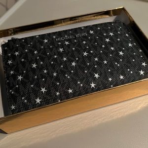 BRAND NEW Michael Kors Jet Set star print wallet